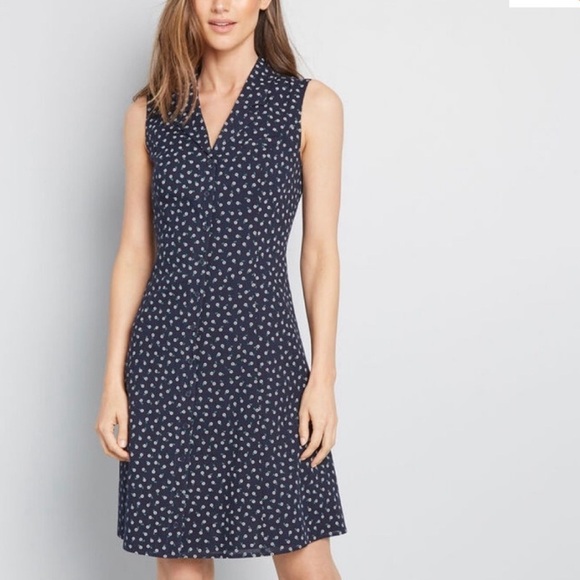 ModCloth | Sleeveless Daytime Dynamo Shirt Dress | Navy Floral | Women's Size 4 - Picture 1 of 14